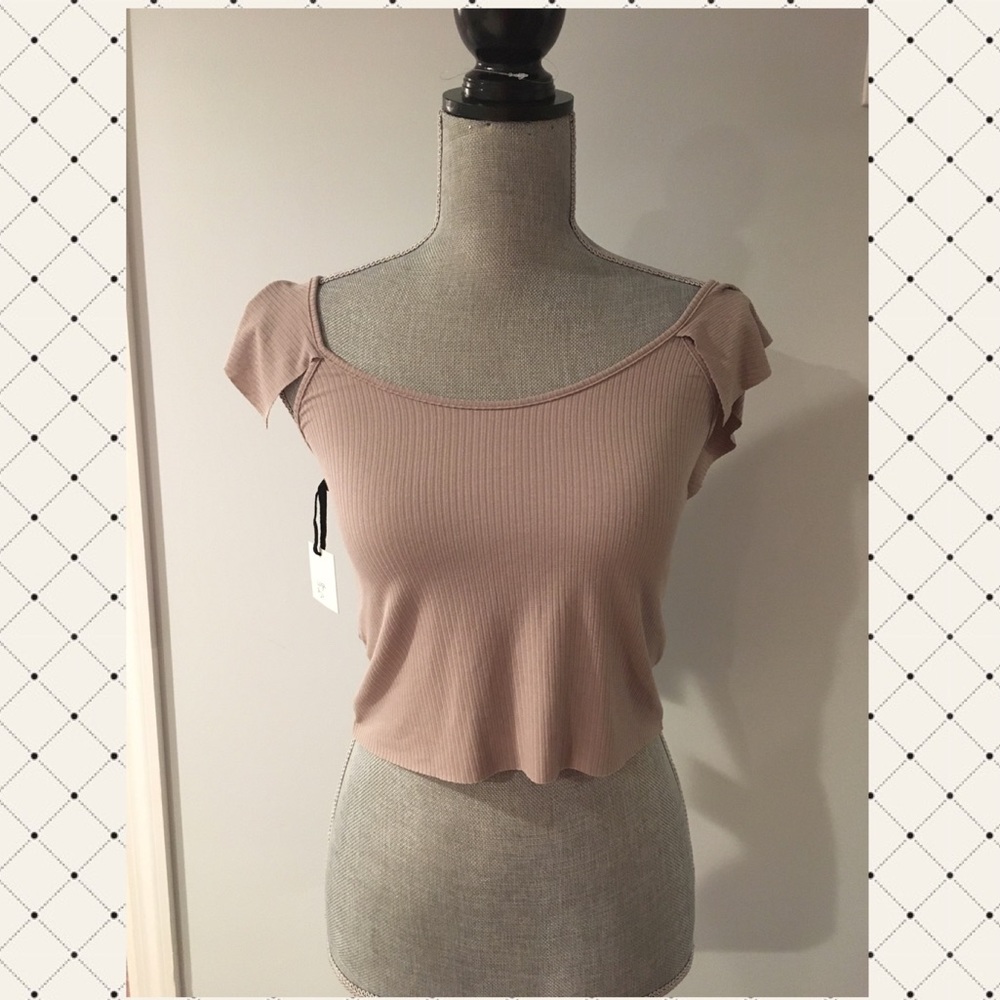 NWT Caren Forbes crop top amazing sleeves …